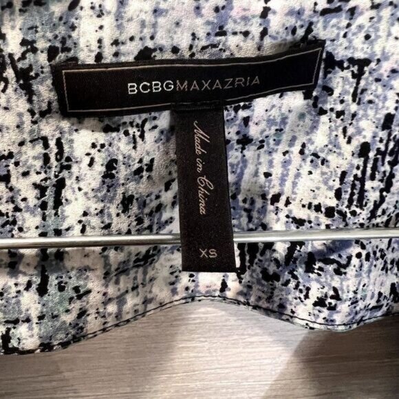 bcbgmaxazria Women's V-neck‎ Ruffle Front Sleeveless Top - Picture 6 of 6